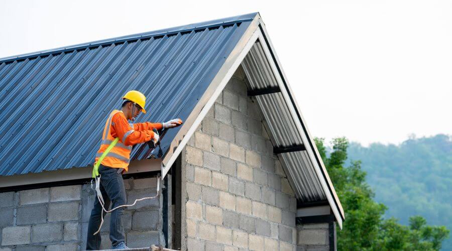Professional gutter cleaning in Iroquois, IL